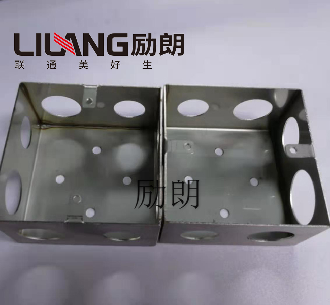 304不銹鋼開關(guān)底盒標(biāo)準(zhǔn)厚度是多少？